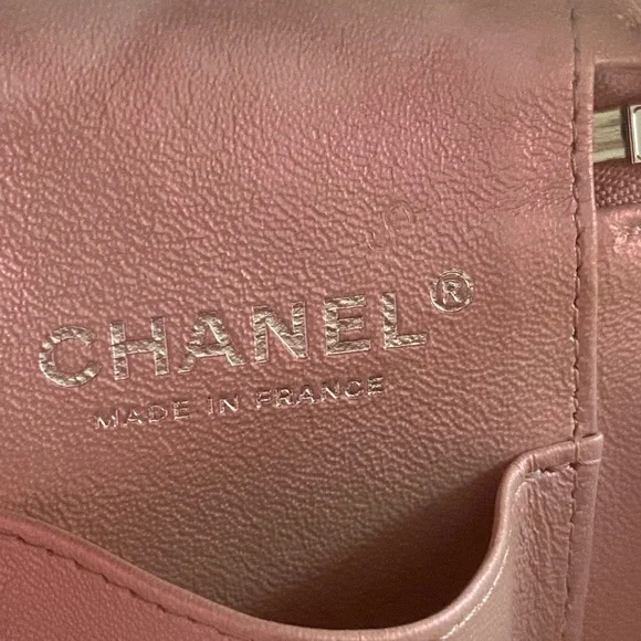 💗✨ CHANEL Iridescent Pink Vanity Top Handle-Crossbody in New/Pristine, Full Set - Picture 10 of 13